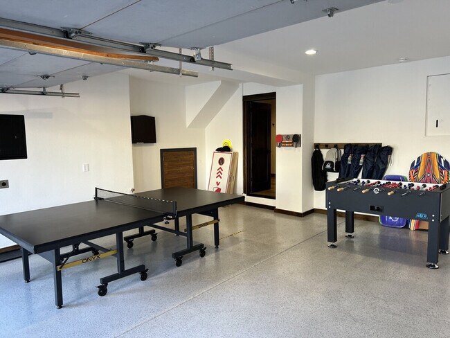 Building Photo - 116 Winterleaf Dr