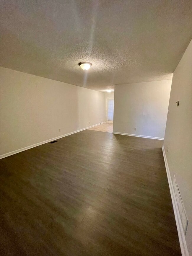 Building Photo - Welcome home!