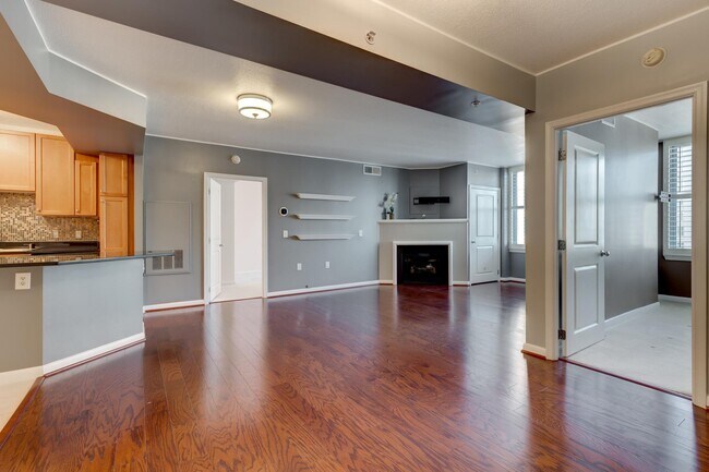 Building Photo - 851 N Glebe Rd