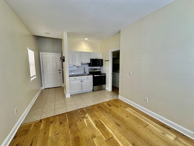 Building Photo - Studio Apartment in Downtown Bluffton Vill...
