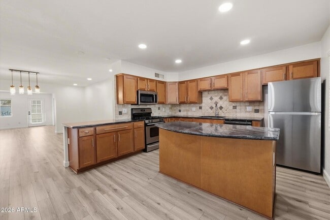 Building Photo - 2219 N 74th Pl