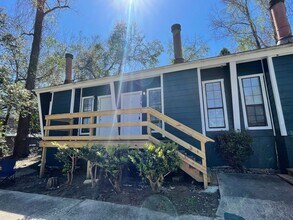 Building Photo - Affordable 2/1 Off Ocala