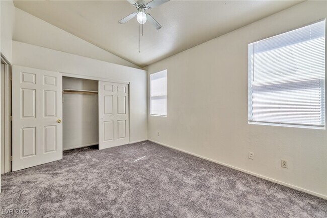 Building Photo - 2559 W Richmar Ave