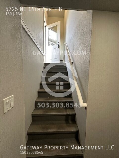 Building Photo - 5725 NE 14th Ave