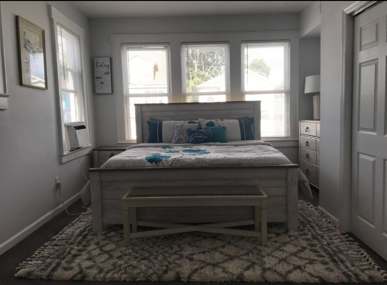 Primary Photo - 142 Mapes Ave