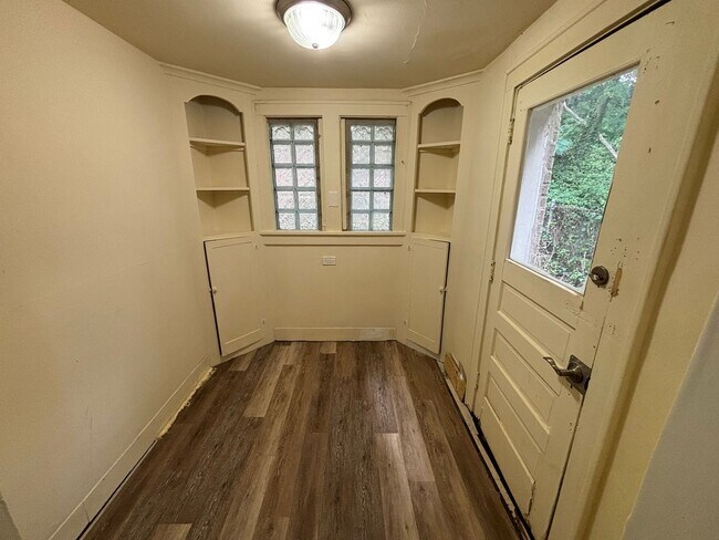 Building Photo - 1409 Brookline Blvd