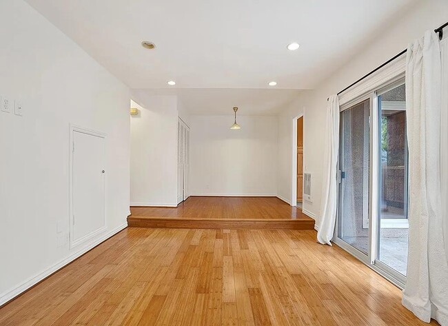 Building Photo - 16879 Bluewater Ln