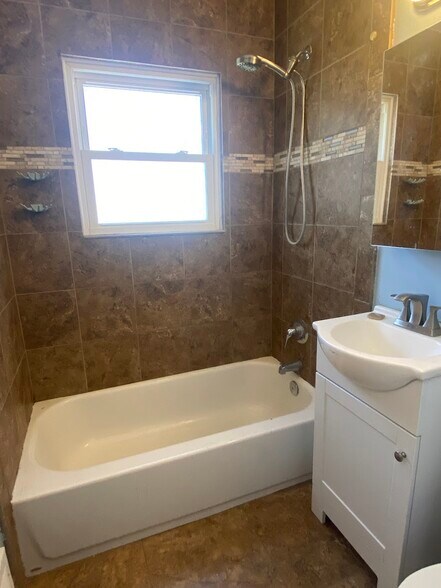 Building Photo - 1486 W 700 S