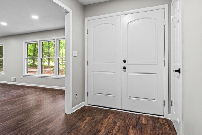 Building Photo - Charming Weatherly Woods Home with In-Law ...