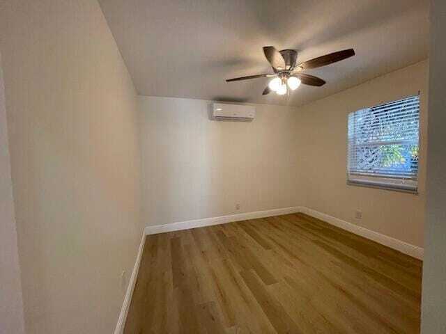 Building Photo - 302 N Tamarind Ave