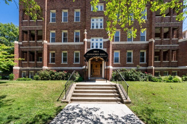 Building Photo - 3-Bedroom, 1-Bathroom Apartment with Porch near JHU