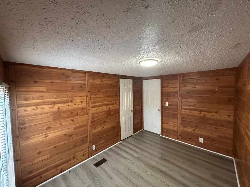 Building Photo - 2060 Deborah Ln