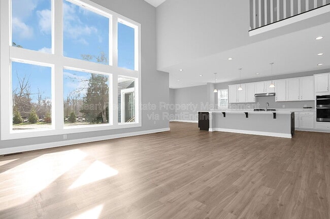 Building Photo - 7570 Dublin Rd