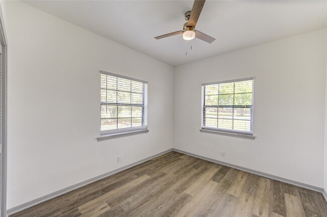 Building Photo - 7109 Kari Ln