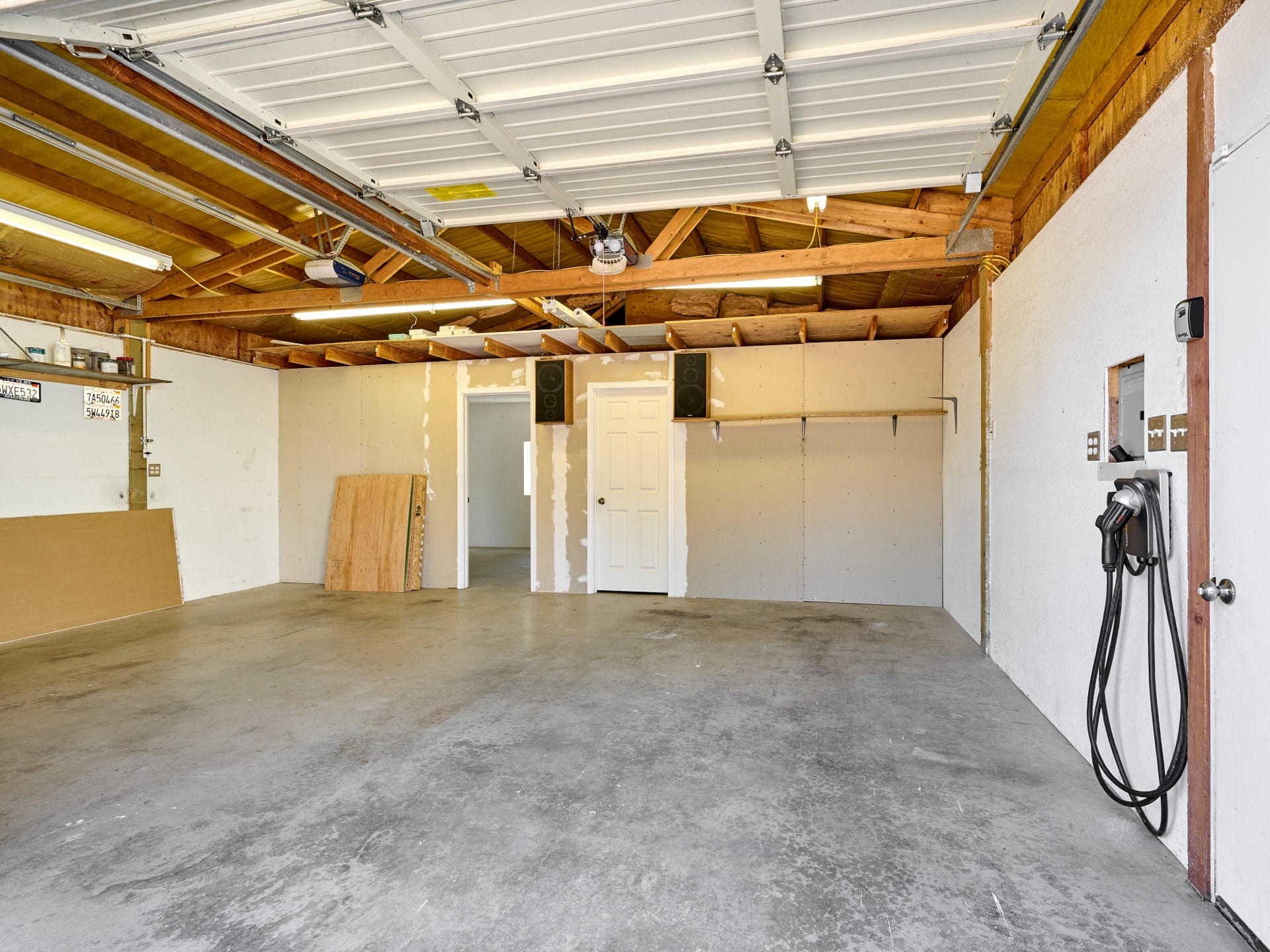 Building Photo - 1212 Alder Dr NE