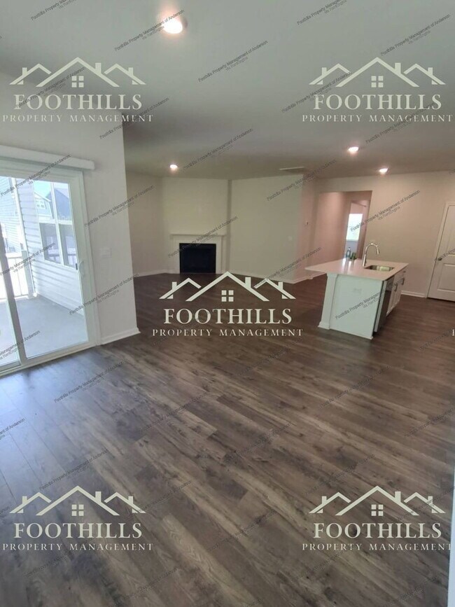 Building Photo - 102 Fancy Trl