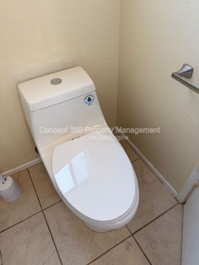 Building Photo - 114 20th St