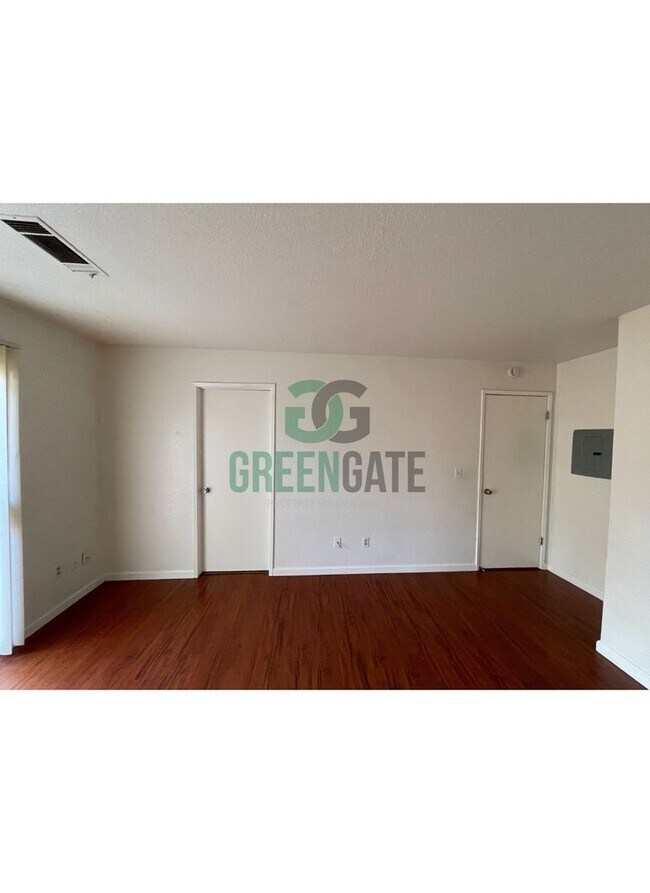 Building Photo - 177-179 Manzanita Lane