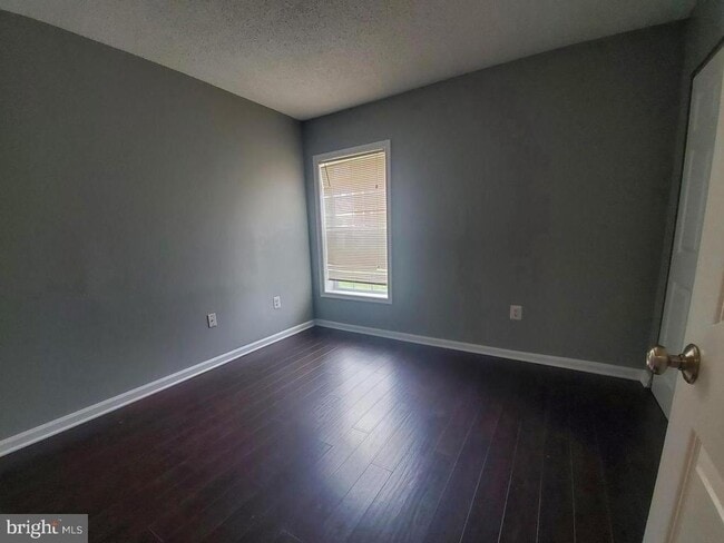 Building Photo - 15560 Horseshoe Ln