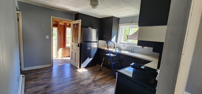 Building Photo - 10190 Licking Creek Rd