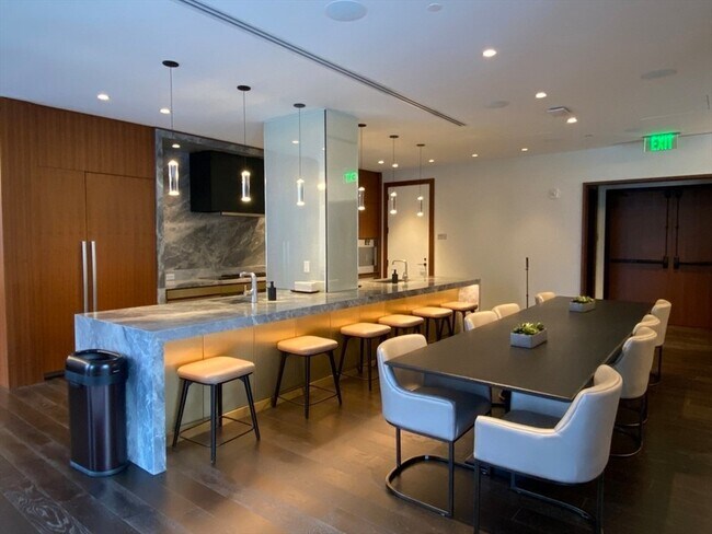 Building Photo - 135 Seaport Blvd