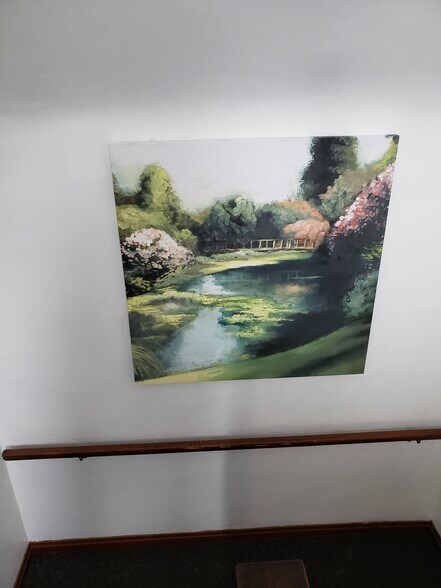 Hallway Picture - 4525 Roth Ave