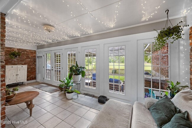 Building Photo - 206 Brentwood Ct