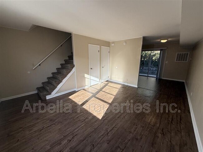 Building Photo - 1404 Bloomingdale Rd