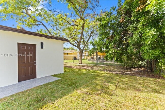 Building Photo - 15920 NW 17th Ct