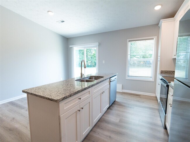 Building Photo - 675 Denver Cir