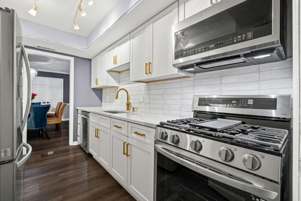 Building Photo - 6851 Roswell Rd NE