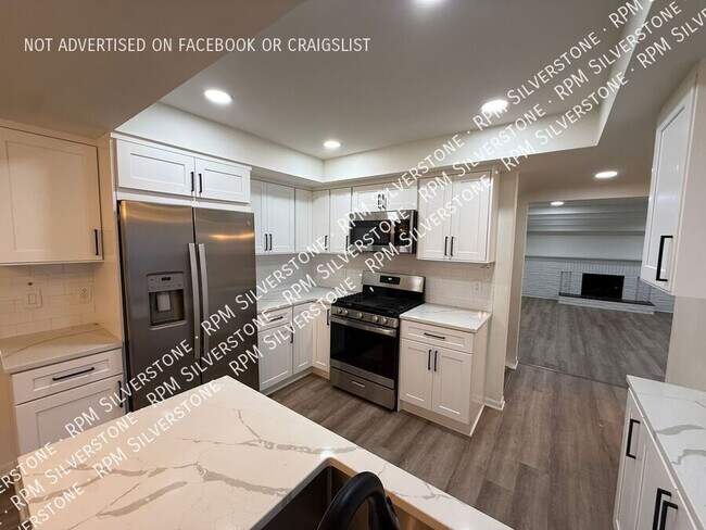 Building Photo - 5681 Skylite Ln