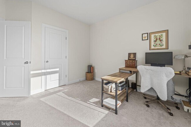 Building Photo - This beautiful 3 bed 2.5 bath 2-story condo provides a grand feeling with tall ceilings & over 16...