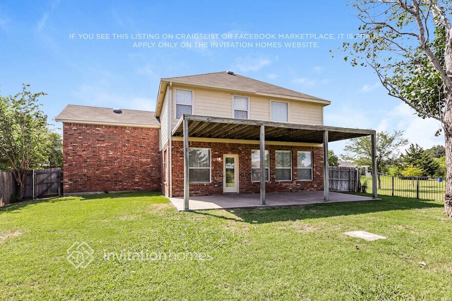 Building Photo - 5237 Bay View Dr