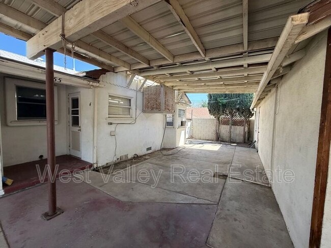 Building Photo - 155 North St