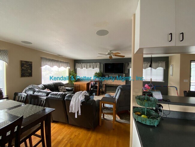 Building Photo - Wonderful 3+ Bed/2 Bath Home in Soquel