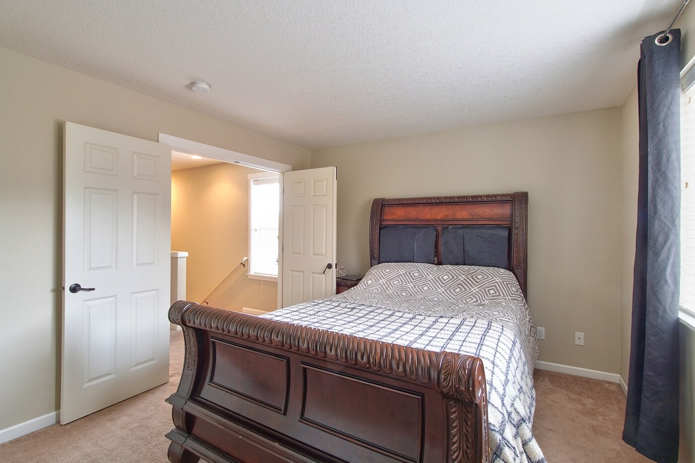 Building Photo - 17536 SW Parkway Ct