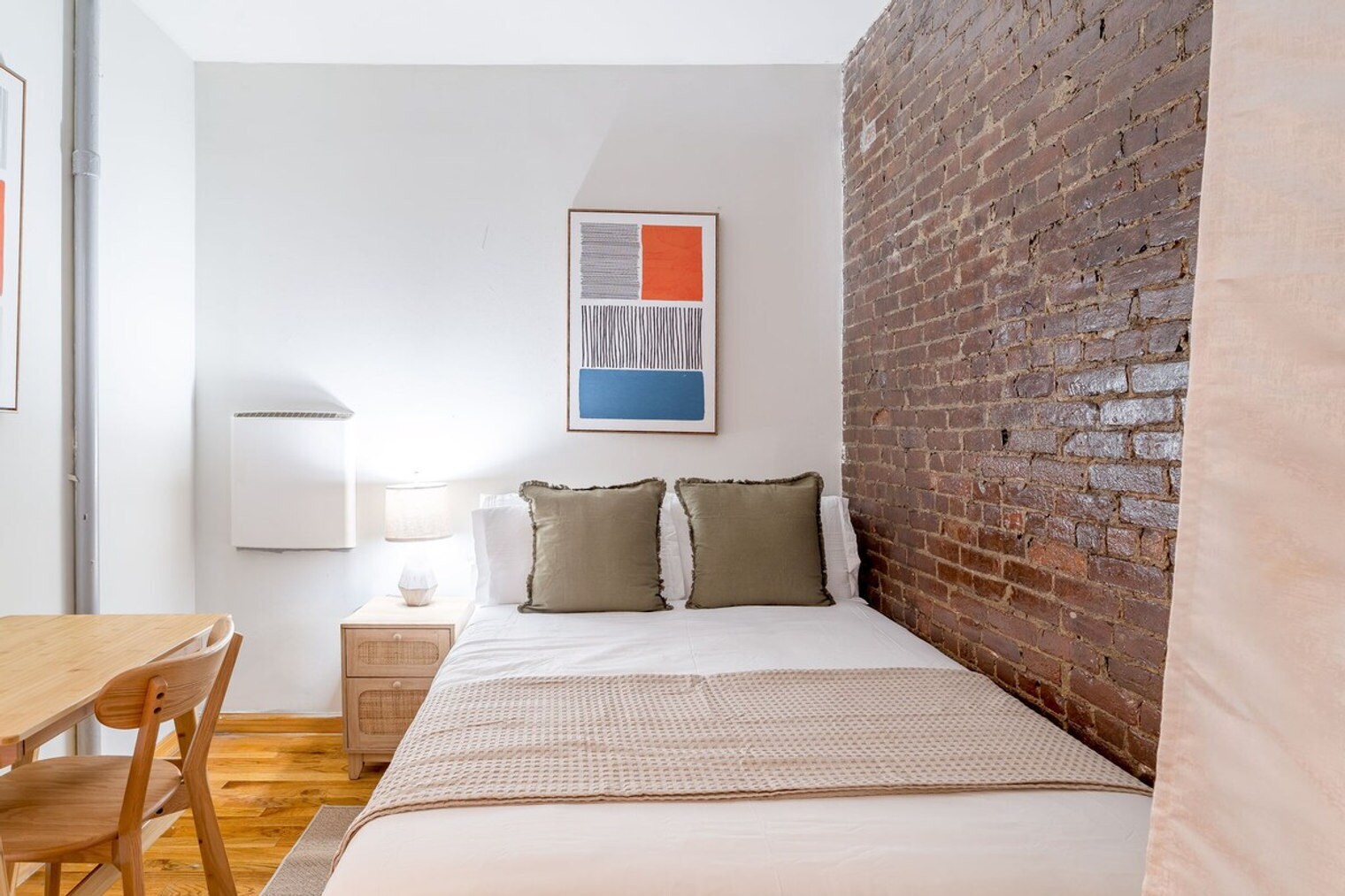 Building Photo - 338 W 39th St