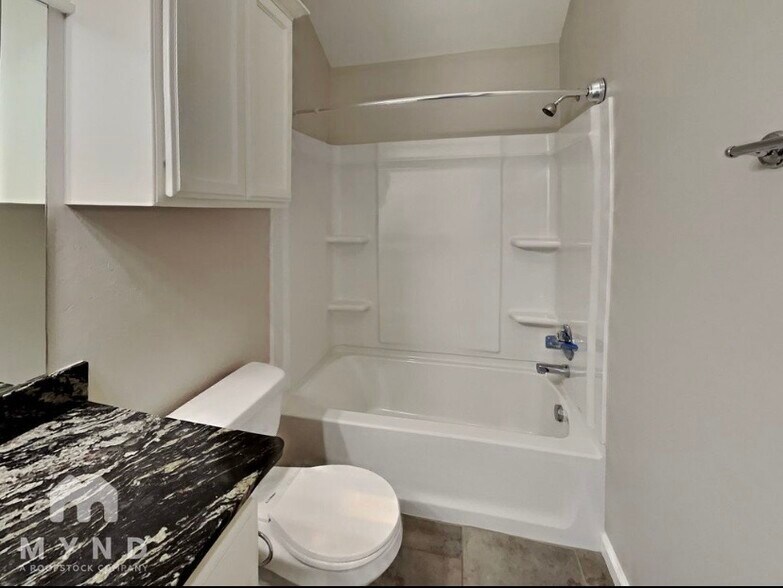 Building Photo - 1001 Merlin Dr