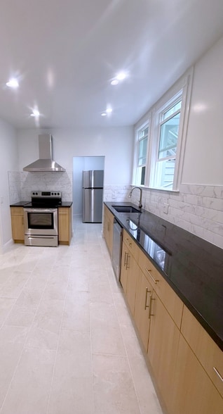 Building Photo - 351 28th Ave