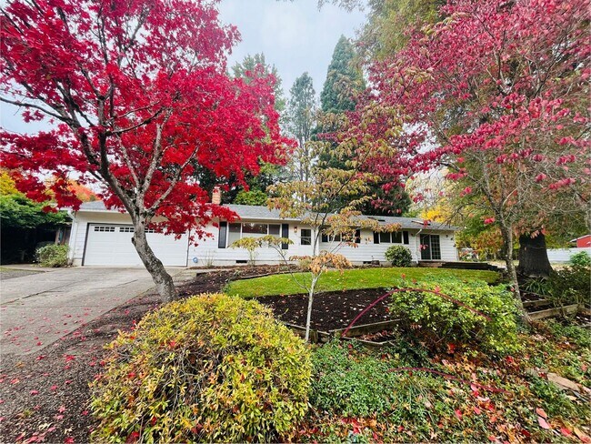 Building Photo - Charming One-Level Home in Garden Home — Near Washington Square & Trader Joe’s! Landscaping Inclu...