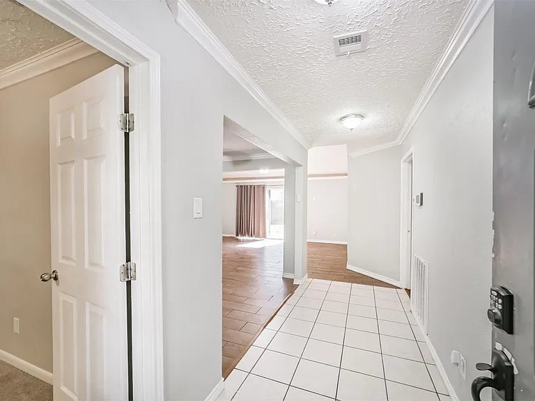 Building Photo - 22203 Fincastle Dr