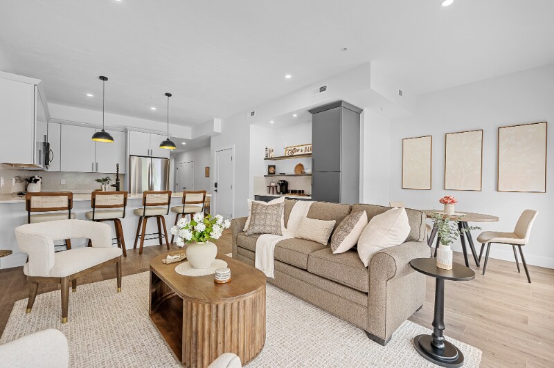 Primary Photo - 414 Main St