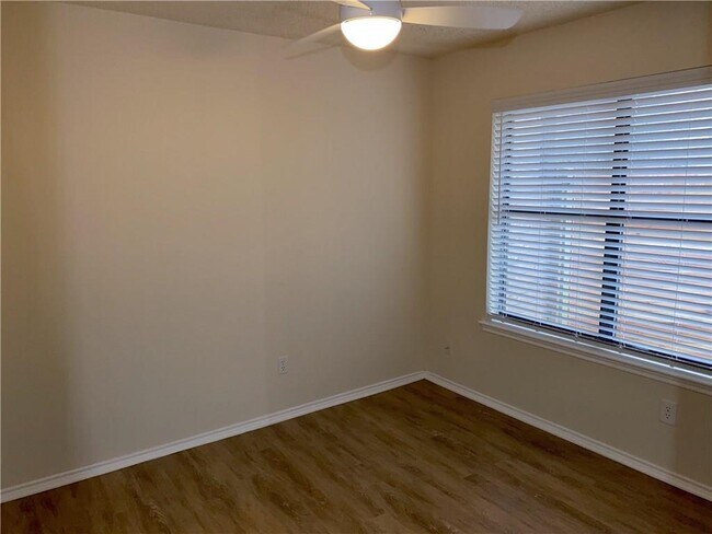 Building Photo - 1700 Rustlers Rd