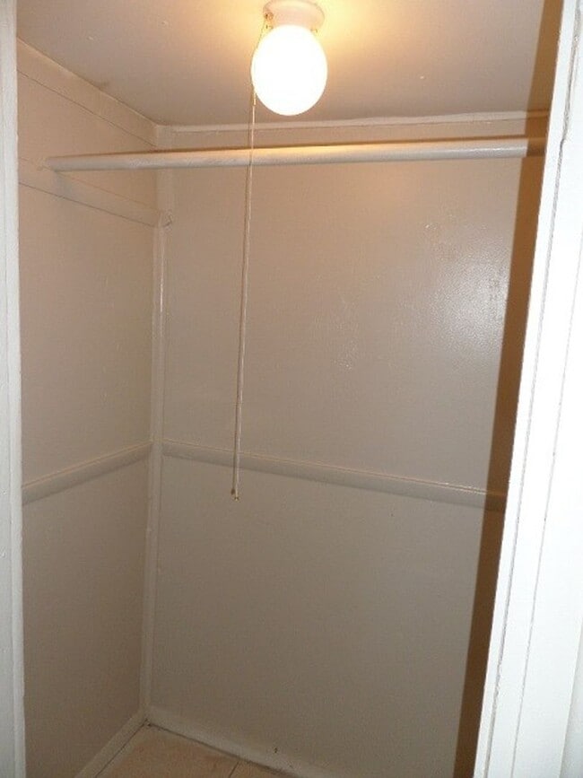 Building Photo - 2242 23rd Ave S