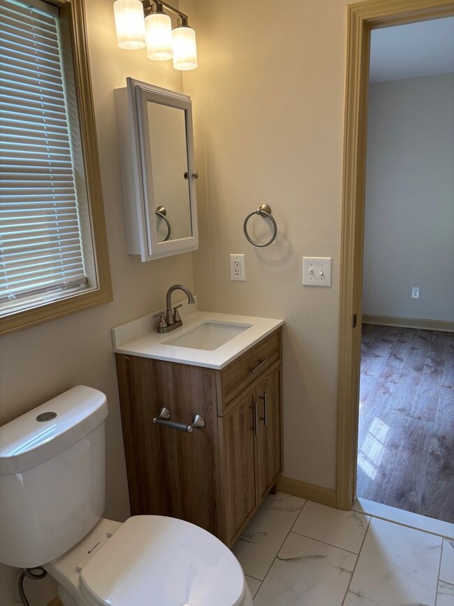 Building Photo - 1302