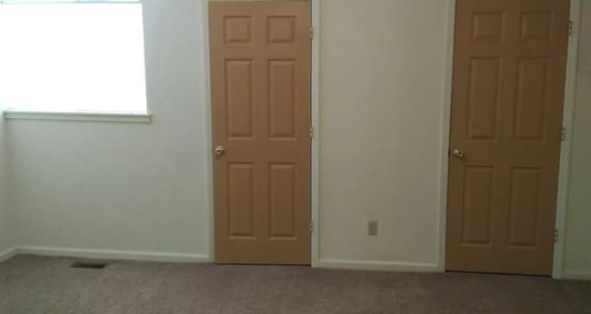 Building Photo - 3126 Tyndall Dr