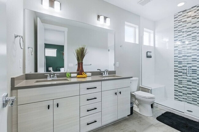 Building Photo - 6029 Benton St