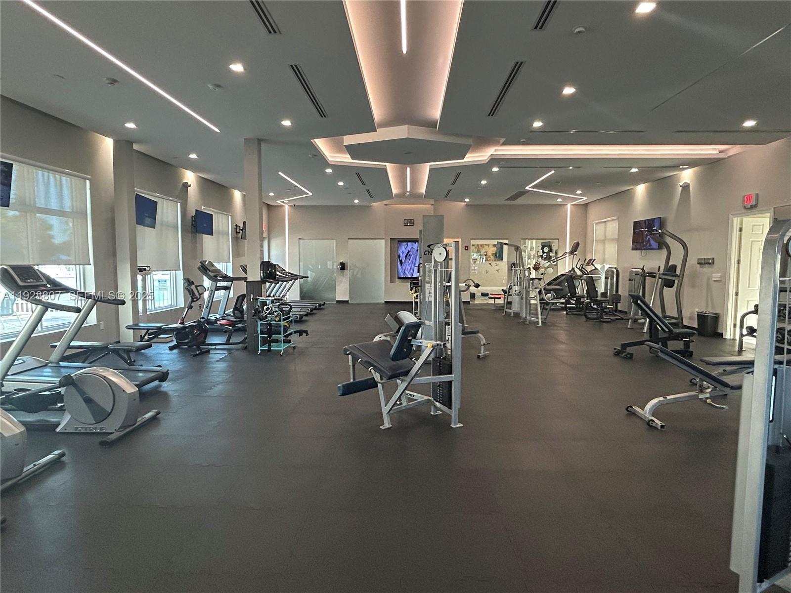 Building Photo - 230 SE 29th Ave