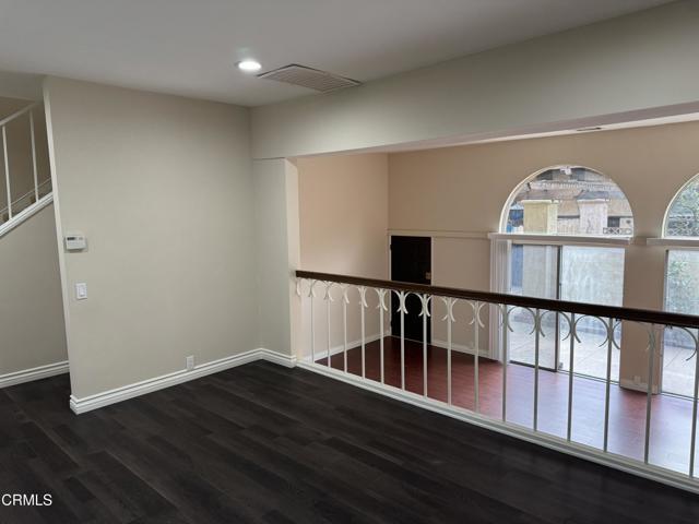Building Photo - 113 N Almansor St